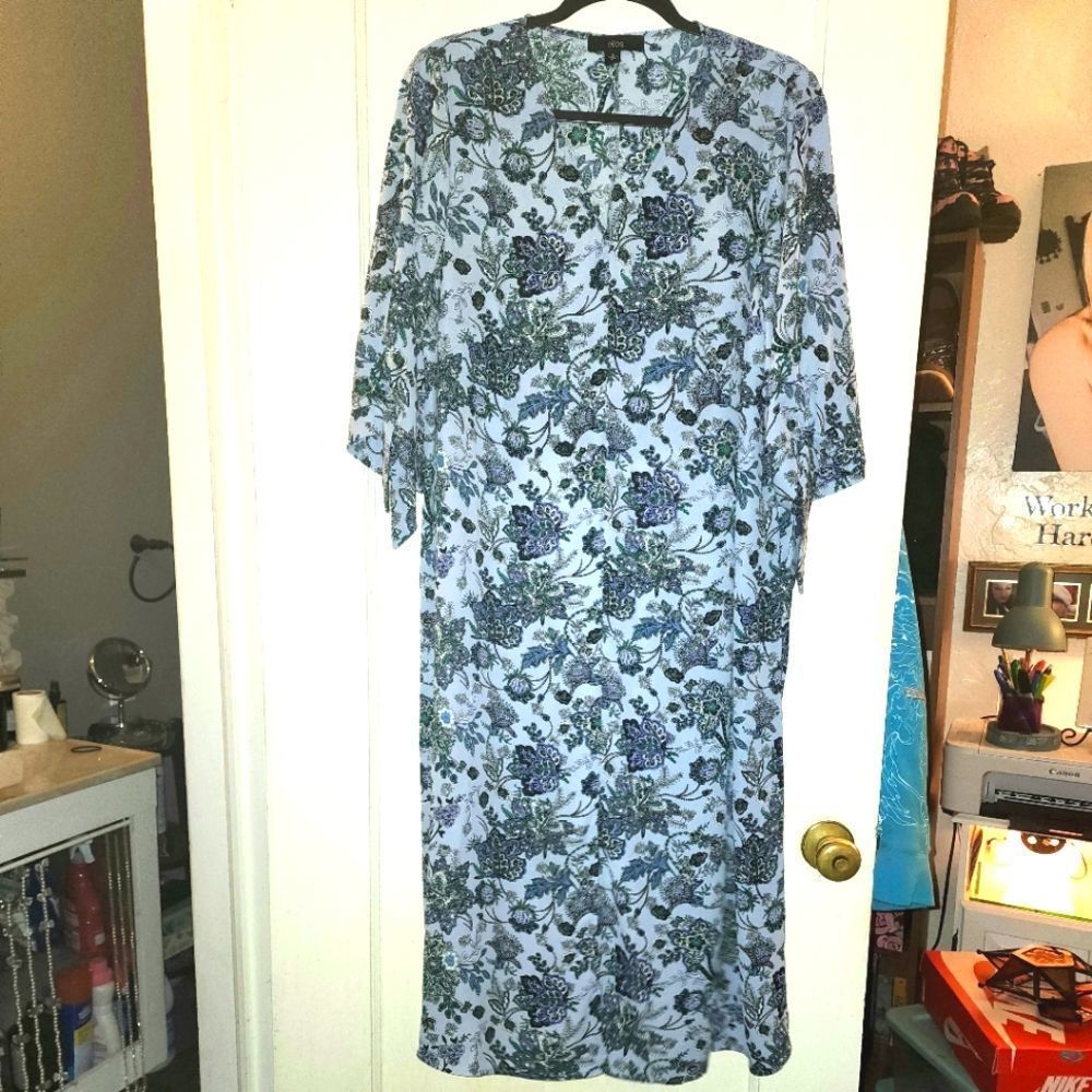 Brand new floral cool and comfortable dress.